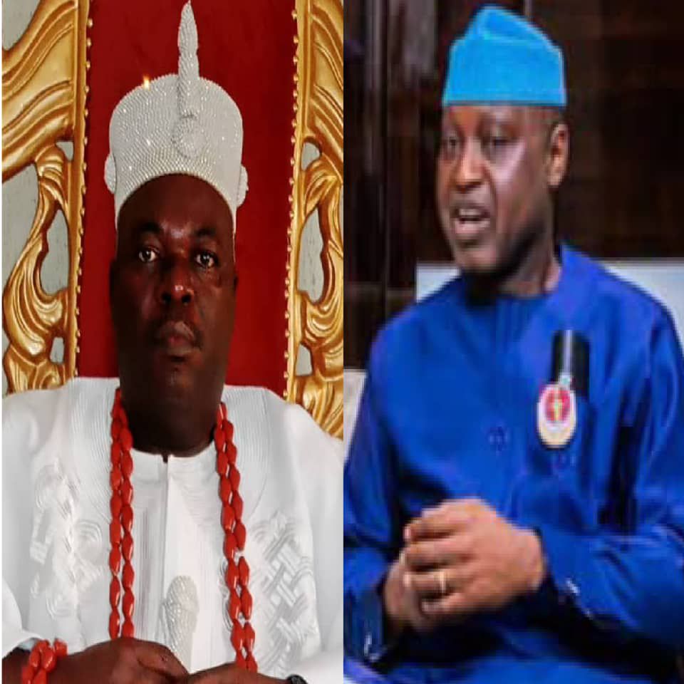 ONISE OF ODOORO-EKITI LAUDS INDIGENES FOR THIER VARIOUS INVOLVEMENT IN THE DEVELOPMENT OF THE ANCIENT COMMUNITY,COMMENDS EKITI GOVERNOR ONISE OF ODOORO-EKITI LAUDS INDIGENES FOR THIER VARIOUS INVOLVEMENT IN THE DEVELOPMENT OF THE ANCIENT COMMUNITY,COMMENDS EKITI GOVERNOR
