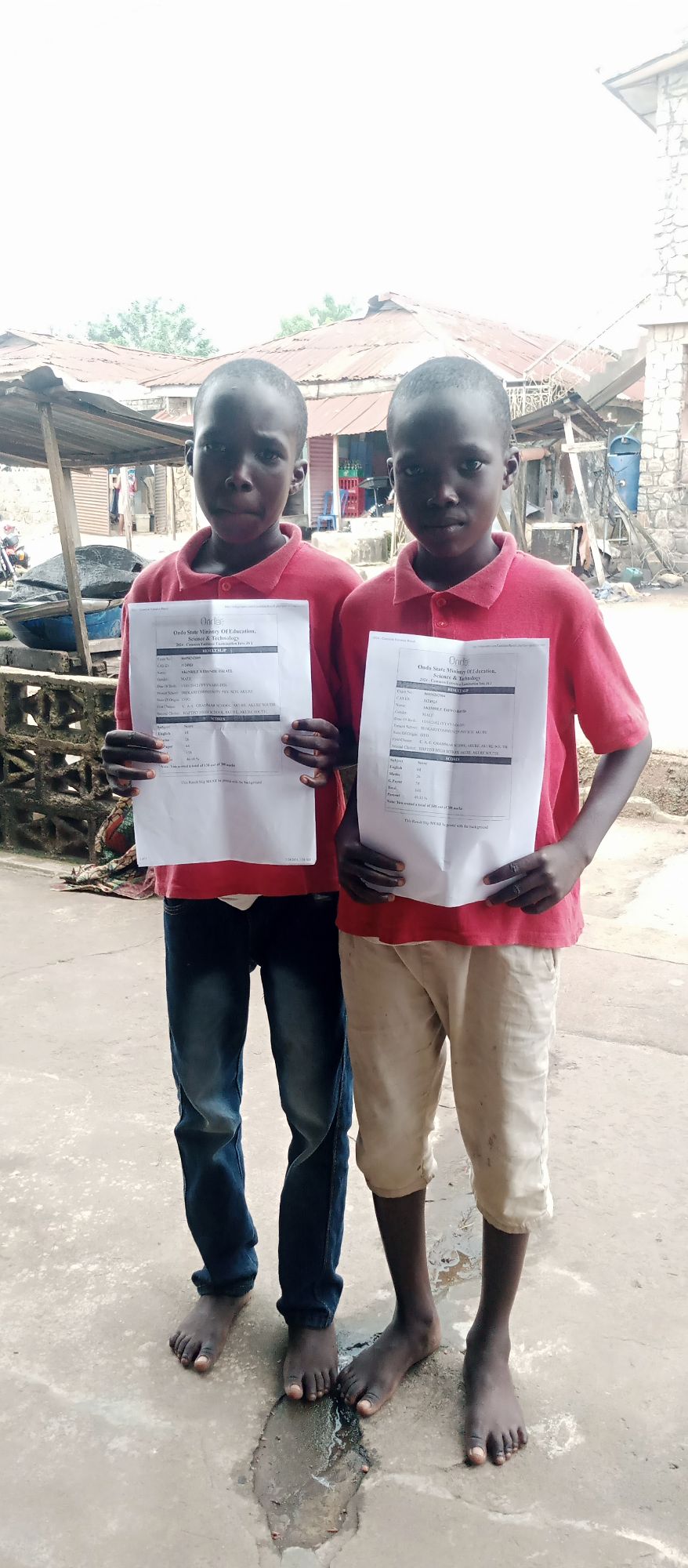 TWINS TAYE AND KEHINDE AKINBILE WANTED TO BECOME MEDICAL DOCTORS IN THE FUTURE, NO MONEY TO SPONSOR THEM INTO JSS1,SAYS MOHER