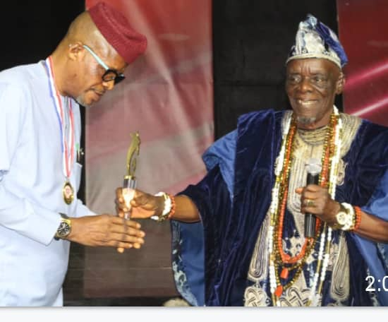 PRINCE OLUSEGUN OMOJUWA BAGS ONDO STATE MAN OF THE YEAR AWARD,DEDICATES THE “HONOUR”TO AIYEDATIWA